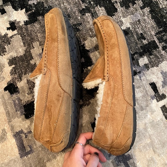Ugg Men’s Ascot Slippers in Chestnut main image 6